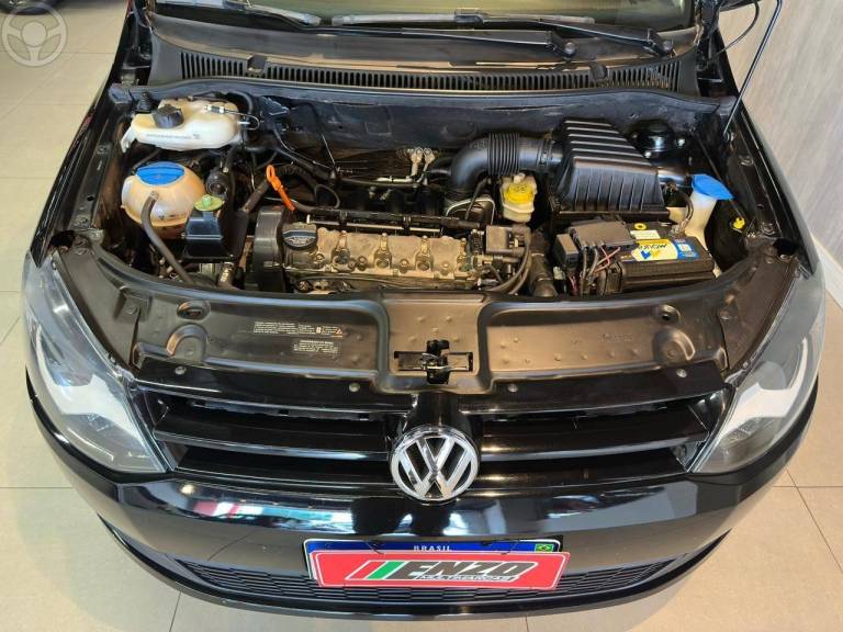 VOLKSWAGEN - FOX 1.6 MI PRIME 8V FLEX 4P MANUAL - 2012/2013 - PRETA - R$ 43.900,00