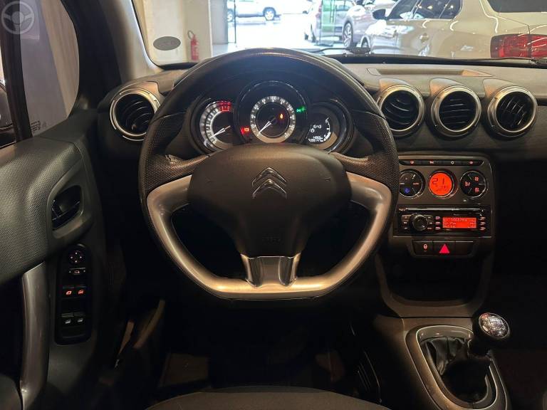 CITROËN - C3 1.6 EXCLUSIVE 16V FLEX 4P MANUAL - 2012/2013 - PRETA - R$ 37.900,00