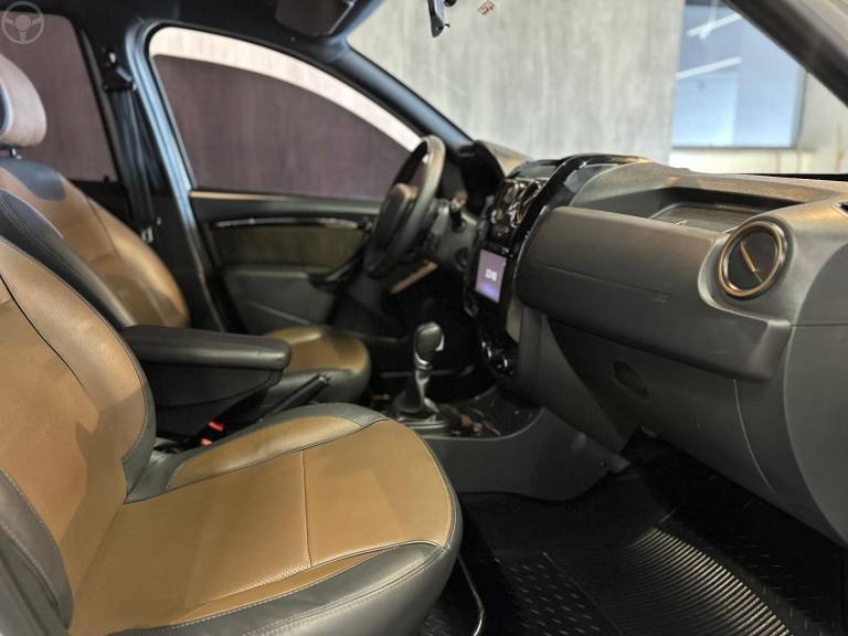 RENAULT - DUSTER 2.0 DYNAMIQUE 4X2 16V FLEX 4P AUTOMÁTICO - 2019/2020 - BRANCA - R$ 78.900,00