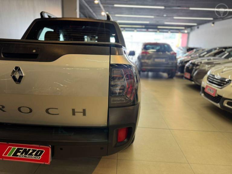 RENAULT - OROCH 1.6 16V SCE INTENSE FLEX 4P MANUAL - 2022/2023 - PRATA - R$ 91.900,00