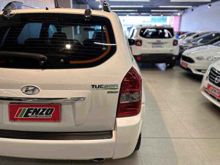 HYUNDAI - TUCSON 2.0 MPFI GLS 16V 143CV 2WD FLEX 4P AUTOMÁTICO - 2015/2016 - BRANCA - R$ 66.900,00