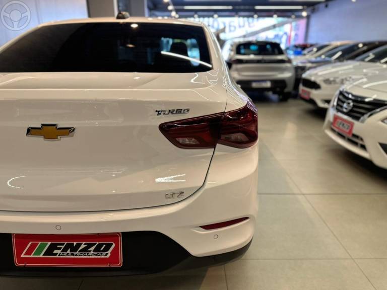 CHEVROLET - ONIX 1.0LTZ PLUS 12V TURBO FLEX 4P AUTOMÁTICO - 2023/2024 - BRANCA - R$ 89.900,00