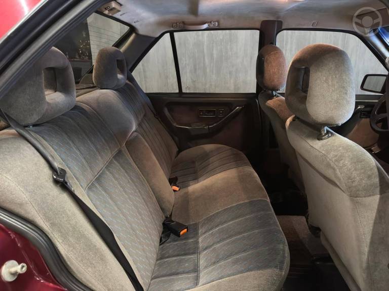 CHEVROLET - MONZA 2.0 EFI GLS 8V 4P MANUAL - 1994/1995 - VERMELHA - R$ 38.900,00