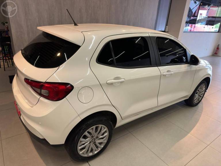 FIAT - ARGO 1.0 FIREFLY FLEX 4P MANUAL - 2021/2022 - BRANCA - R$ 54.900,00