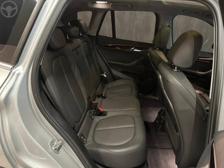 BMW - X1 2.0 16V TURBO SDRIVE20I X-LINE 4P AUTOMÁTICO - 2019/2019 - PRATA - R$ 138.900,00