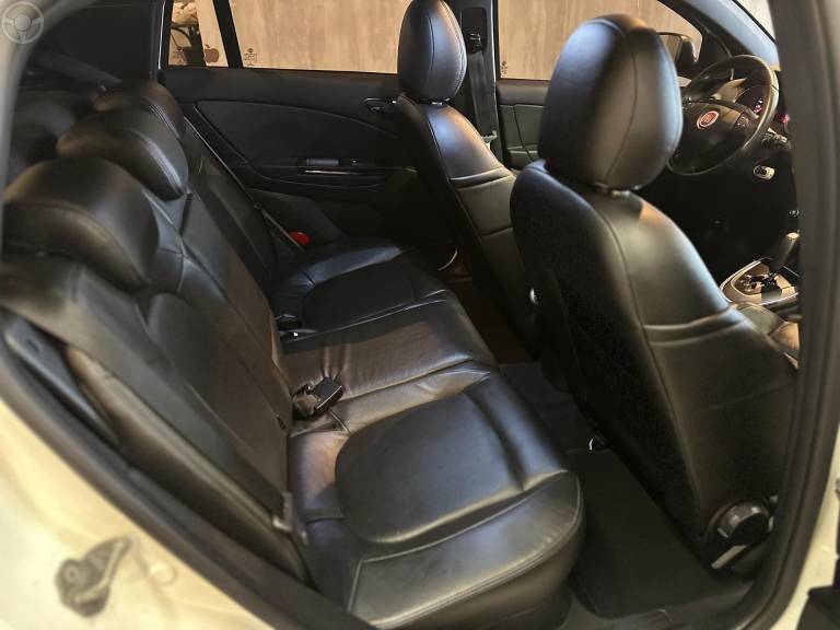 FIAT - BRAVO 1.8 SPORTING 16V FLEX 4P AUTOMATIZADO - 2016/2016 - BRANCA - R$ 59.900,00
