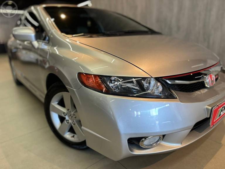 HONDA - CIVIC 1.8 LXS 16V FLEX 4P MANUAL - 2008/2008 - PRATA - R$ 51.900,00