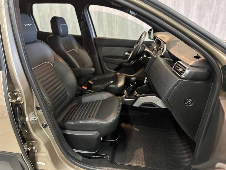 RENAULT - DUSTER 1.6 ICONIC 16V FLEX 4P AUTOMÁTICO - 2020/2021 - BEGE - R$ 92.900,00