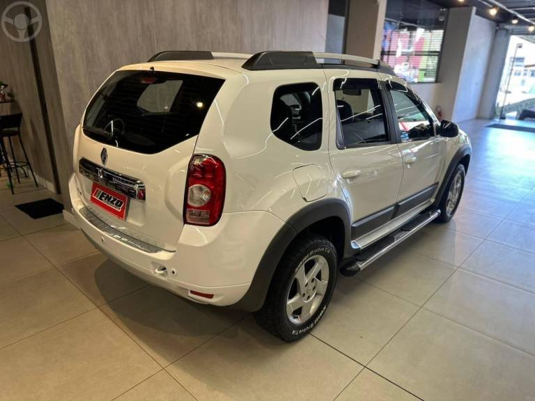 RENAULT - DUSTER 1.6 TECH ROAD 4X2 16V FLEX 4P MANUAL - 2014/2015 - BRANCA - R$ 56.900,00