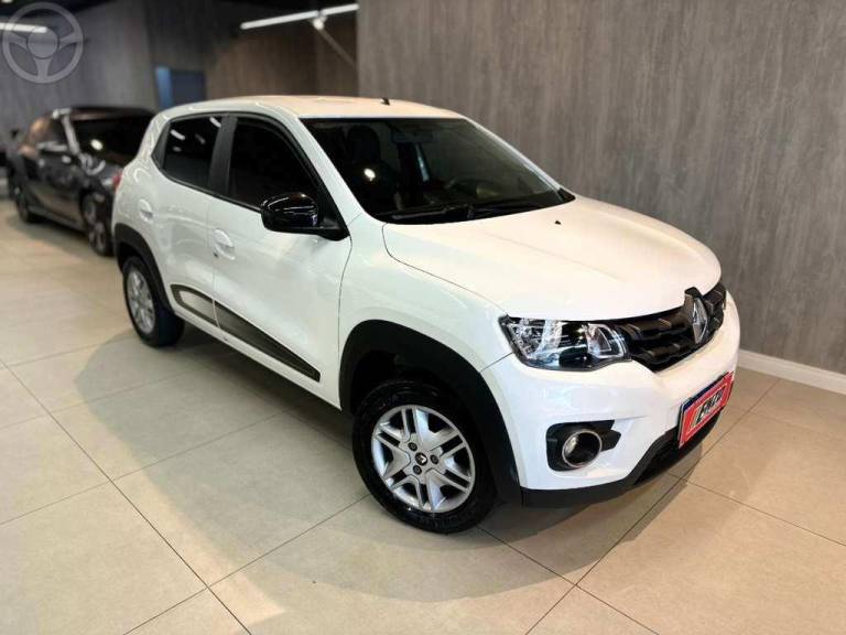 RENAULT - KWID 1.0 12V SCE FLEX INTENSE MANUAL - 2017/2018 - BRANCA - R$ 41.900,00