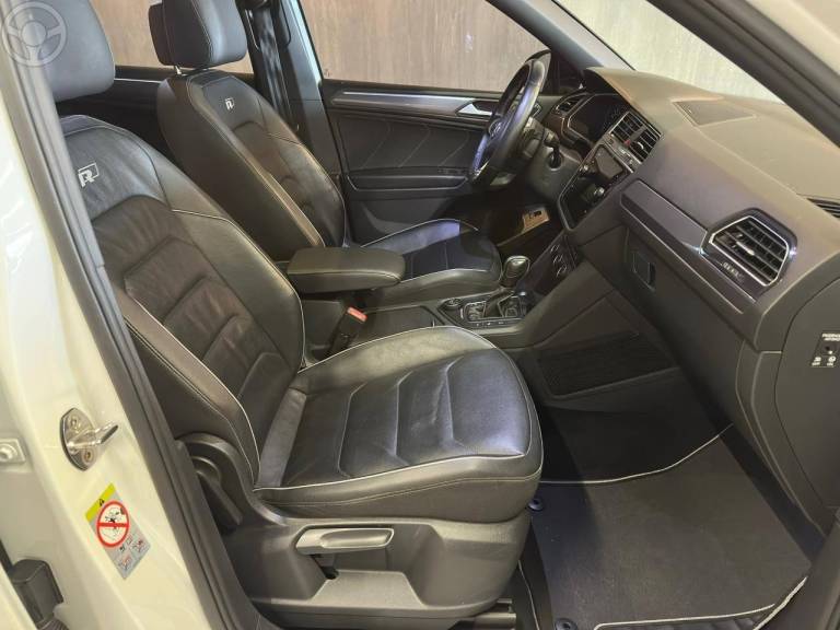 VOLKSWAGEN - TIGUAN 2.0 ALLSPACE R-LINE 350 TSI 4X4 4P - 2019/2020 - BRANCA - R$ 168.900,00