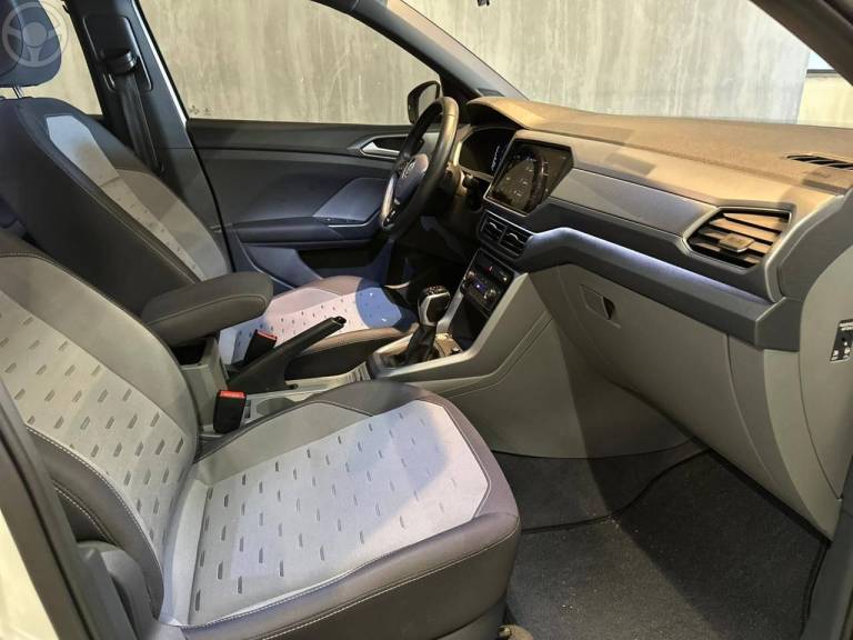 VOLKSWAGEN - T-CROSS 1.0 COMFORTLINE TSI FLEX 4P AUTOMÁTICO - 2021/2021 - BRANCA - R$ 104.900,00