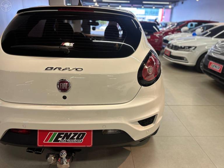 FIAT - BRAVO 1.8 SPORTING 16V FLEX 4P AUTOMATIZADO - 2016/2016 - BRANCA - R$ 59.900,00