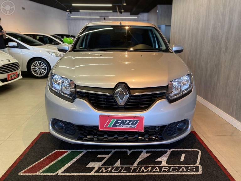 RENAULT - SANDERO 1.6 EXPRESSION 8V FLEX 4P MANUAL - 2015/2016 - PRATA - R$ 41.900,00