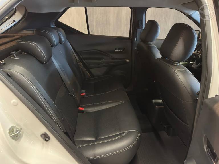 NISSAN - KICKS 1.6 16V FLEX SV 4P XTRONIC - 2020/2021 - BRANCA - R$ 89.900,00