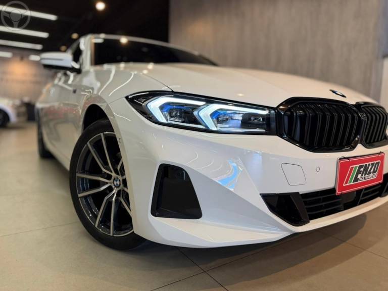 BMW - 320I 2.0 SPORT GP 16V TURBO ACTIVE FLEX 4P AUTOMÁTICO - 2023/2023 - BRANCA - R$ 275.900,00