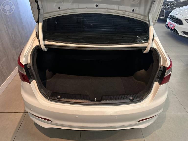 HYUNDAI - HB20S 1.0 COMFORT PLUS 12V TURBO FLEX 4P MANUAL - 2017/2018 - BRANCA - R$ 58.900,00