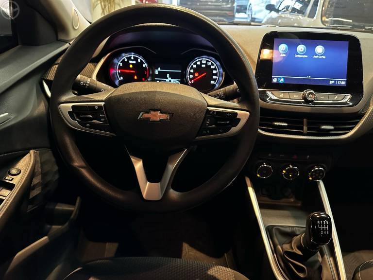CHEVROLET - ONIX 1.0 LT 12V FLEX 4P MANUAL - 2022/2023 - PRATA - R$ 74.900,00