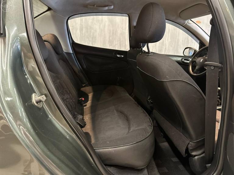 PEUGEOT - 207 1.4 SEDAN XR PASSION 8V FLEX 4P MANUAL - 2010/2011 - CINZA - R$ 21.900,00