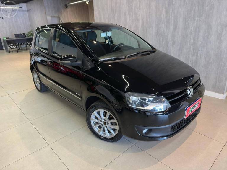 VOLKSWAGEN - FOX 1.6 MI PRIME 8V FLEX 4P MANUAL - 2012/2013 - PRETA - R$ 43.900,00