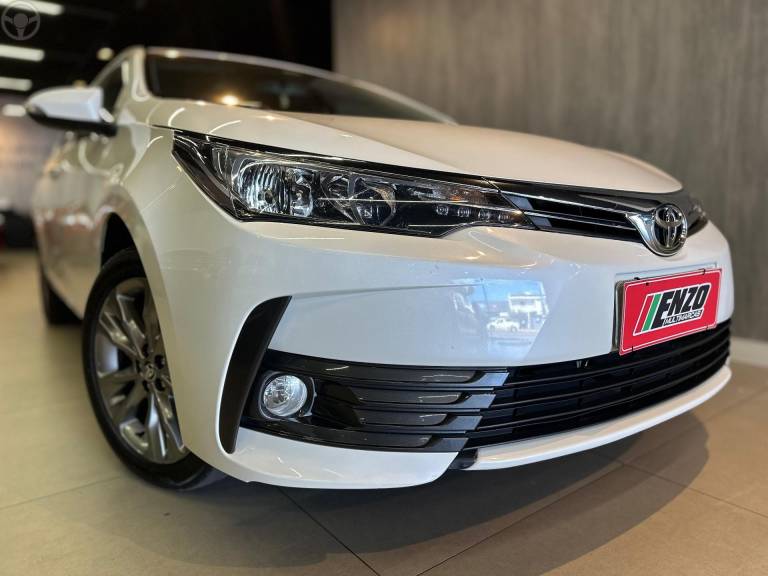 TOYOTA - COROLLA 2.0 XEI 16V FLEX 4P AUTOMÁTICO - 2018/2019 - BRANCA - R$ 109.900,00