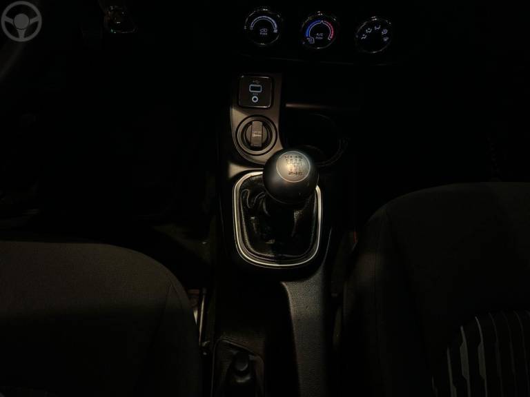 FIAT - TORO 2.0 16V TURBO DIESEL FREEDOM MANUAL - 2017/2017 - BRANCA - R$ 88.900,00