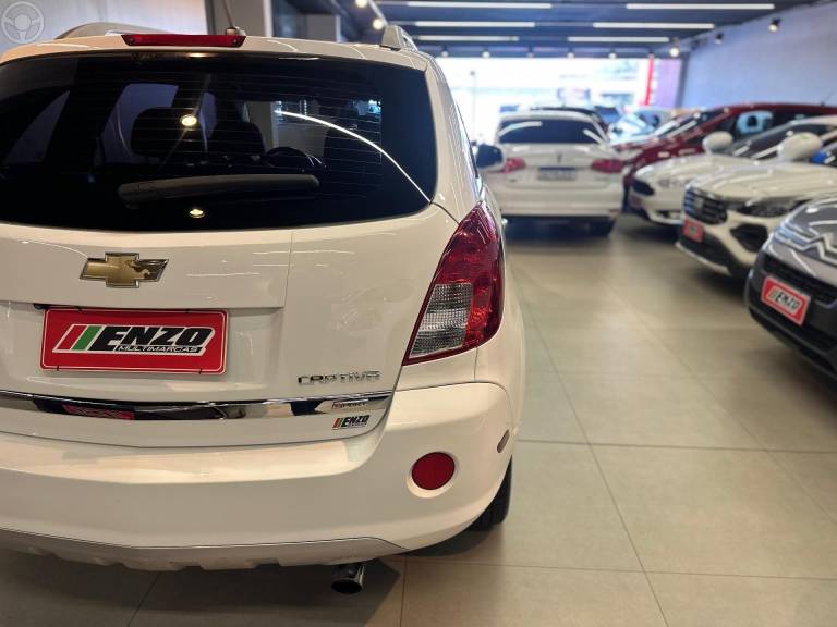 CHEVROLET - CAPTIVA 2.4 FWD SPORT 16V 4P AUTOMÁTICO - 2015/2015 - BRANCA - R$ 59.900,00