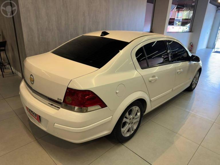 CHEVROLET - VECTRA 2.0 MPFI ELEGANCE 8V 140CV FLEX 4P MANUAL - 2006/2006 - BRANCA - R$ 36.900,00
