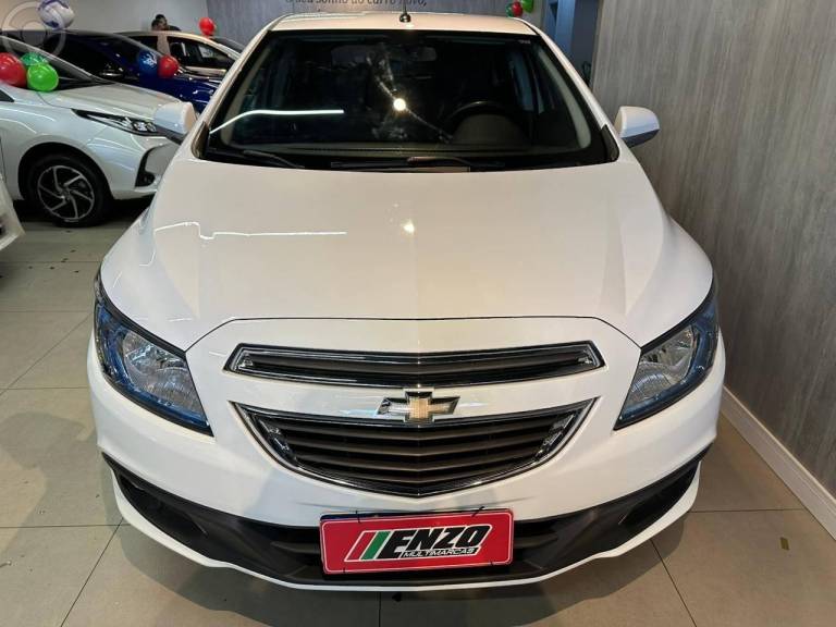 CHEVROLET - ONIX 1.4 MPFI LTZ 8V FLEX 4P AUTOMÁTICO - 2014/2015 - BRANCA - R$ 59.900,00