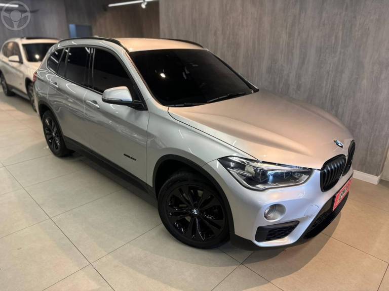 BMW - X1 2.0 20I 4X2 16V FLEX 4P AUTOMÁTICO - 2016/2016 - PRATA - R$ 109.900,00