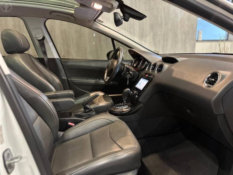 PEUGEOT - 308 1.6 GRIFFE THP 16V 4P AUTOMÁTICO - 2017/2017 - BRANCA - R$ 67.900,00