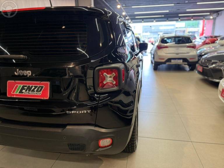 JEEP - RENEGADE 1.8 16V FLEX SPORT 4P MANUAL - 2015/2016 - PRETA - R$ 68.900,00