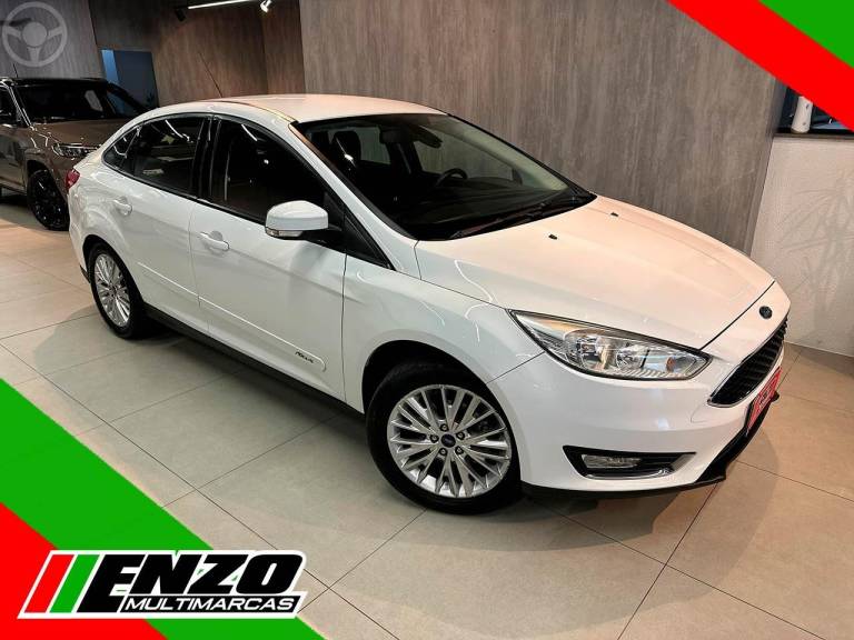 FORD - FOCUS 2.0 SE SEDAN 16V FLEX 4P AUTOMÁTICO - 2015/2016 - BRANCA - R$ 62.900,00