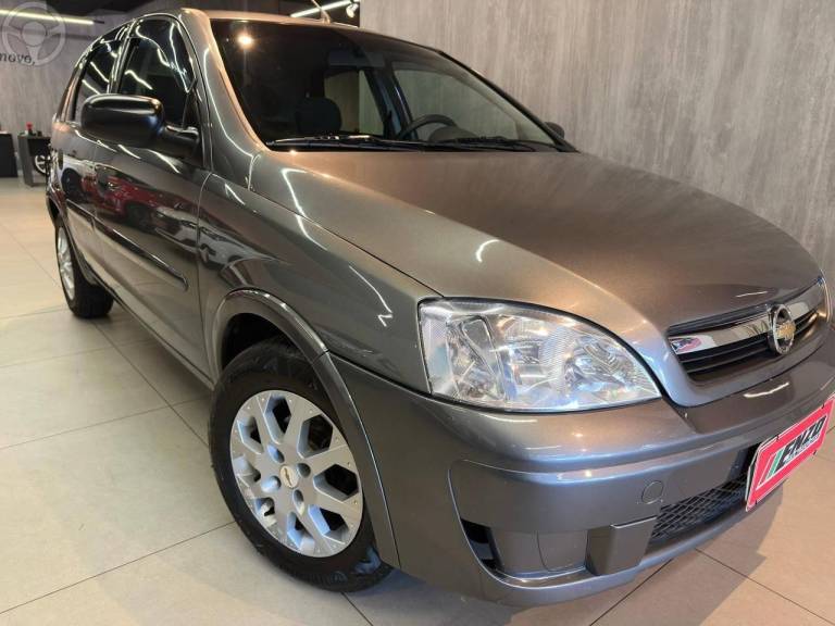 CHEVROLET - CORSA 1.4 MPFI MAXX 8V FLEX 4P MANUAL - 2010/2011 - CINZA - R$ 31.900,00