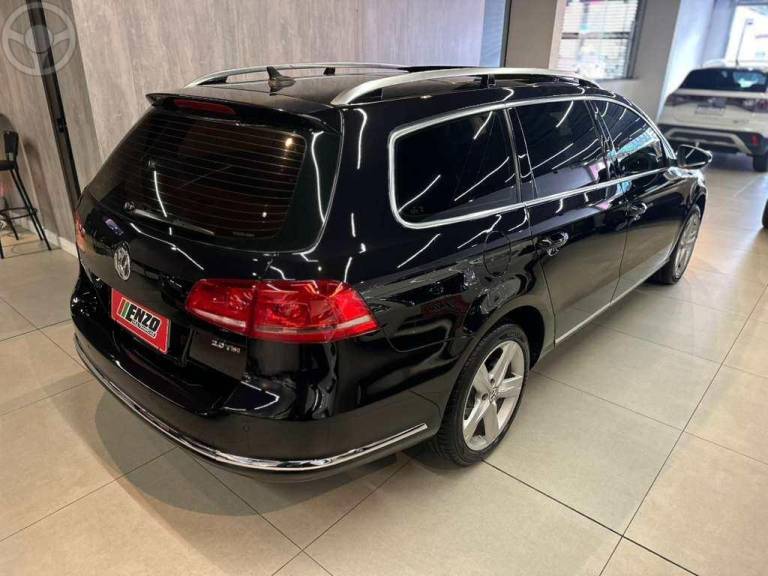 VOLKSWAGEN - PASSAT 2.0 FSI HIGHLINE VARIANT 16V TURBO 4P TIPTRONIC - 2011/2012 - PRETA - R$ 68.900,00