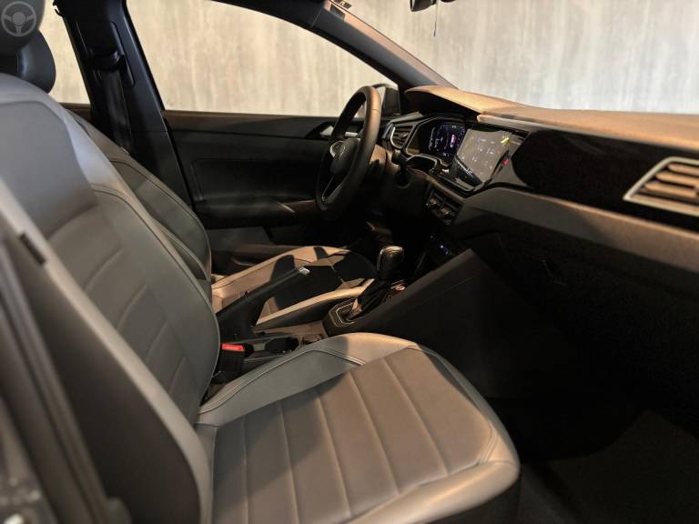 VOLKSWAGEN - NIVUS 1.0 TSI HIGHLINE FLEX 4P AUTOMÁTICO - 2021/2021 - CINZA - R$ 108.900,00