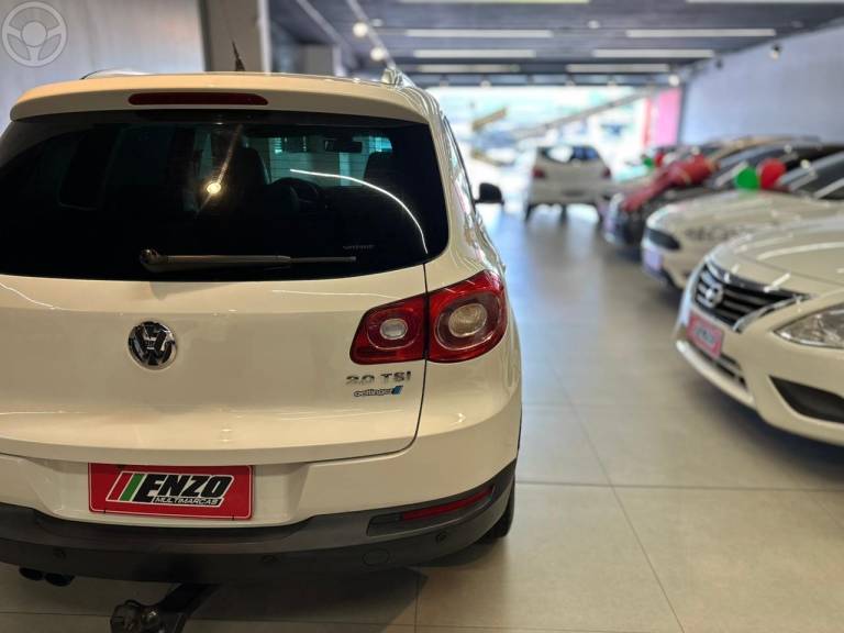 VOLKSWAGEN - TIGUAN 2.0 TSI 16V TURBO 4P TIPTRONIC - 2009/2010 - BRANCA - R$ 59.900,00