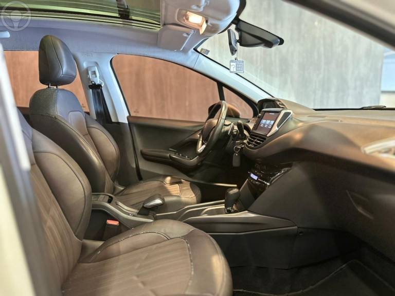 PEUGEOT - 2008 1.6 16V FLEX GRIFFE 4P AUTOMÁTICO - 2017/2017 - BRANCA - R$ 57.900,00