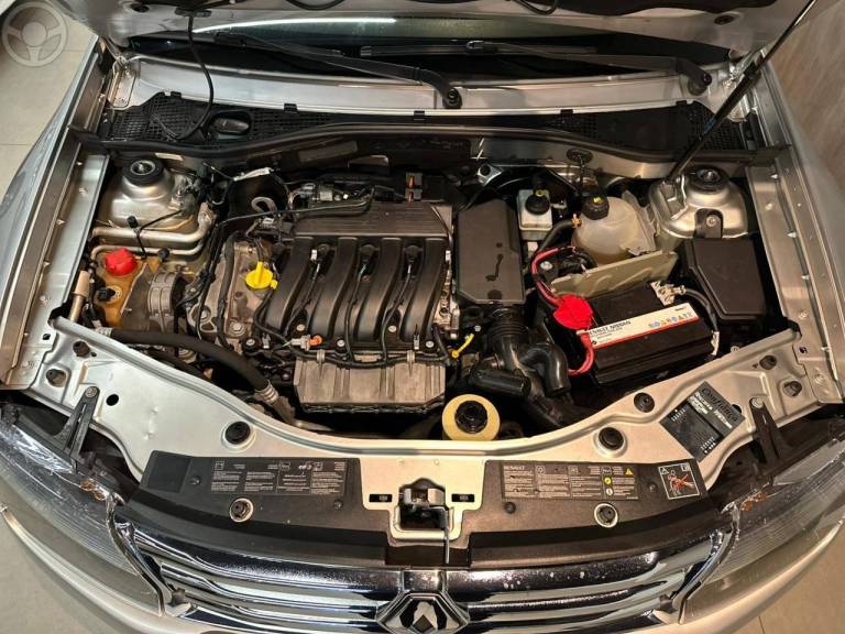 RENAULT - DUSTER 2.0 TECH ROAD 4X2 16V FLEX 4P AUTOMÁTICO - 2013/2014 - PRATA - R$ 55.900,00