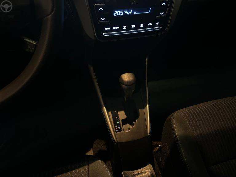 TOYOTA - YARIS 1.5 XL PLUS CONNECT 16V FLEX 4P AUTOMÁTICO - 2021/2022 - VERMELHA - R$ 87.900,00