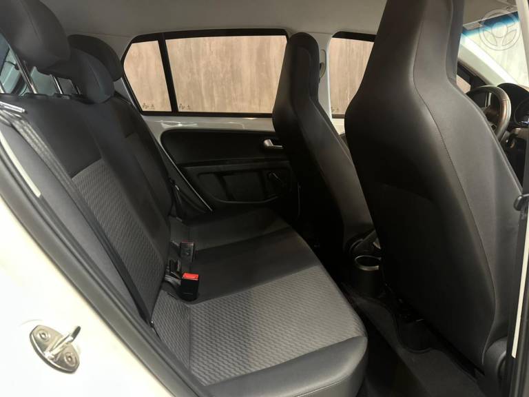 VOLKSWAGEN - UP 1.0 MPI MOVE UP 12V FLEX 4P MANUAL - 2018/2019 - BRANCA - R$ 57.900,00