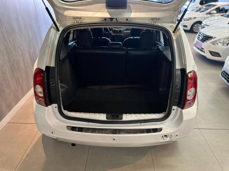 RENAULT - DUSTER 1.6 TECH ROAD 4X2 16V FLEX 4P MANUAL - 2014/2015 - BRANCA - R$ 56.900,00