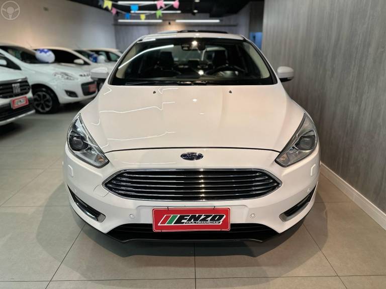 FORD - FOCUS 2.0 TITANIUM PLUS SEDAN 16V FLEX 4P AUTOMÁTICO - 2015/2016 - BRANCA - R$ 68.900,00