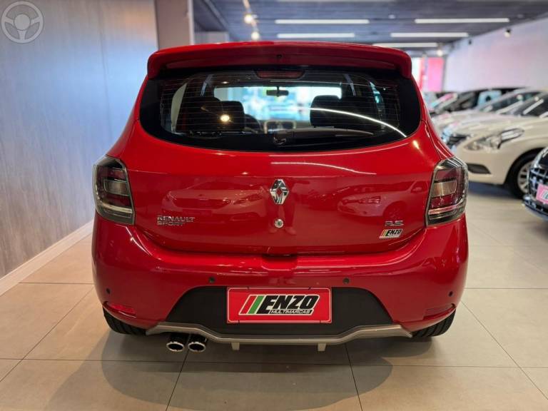 RENAULT - SANDERO 2.0 RS 16V FLEX 4P MANUAL - 2015/2016 - VERMELHA - R$ 61.900,00