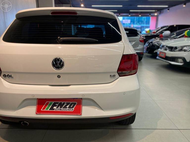 VOLKSWAGEN - GOL 1.6 MI HIGHLINE 8V FLEX 4P MANUAL - 2013/2014 - BRANCA - R$ 42.900,00