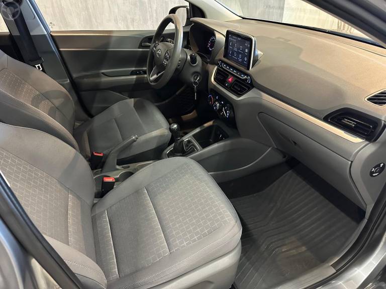 HYUNDAI - HB20S 1.0 COMFORT 12V FLEX 4P MANUAL - 2023/2023 - CINZA - R$ 76.900,00