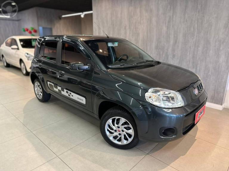 FIAT - UNO 1.0 EVO VIVACE 8V FLEX 4P MANUAL - 2013/2013 - CINZA - R$ 34.900,00