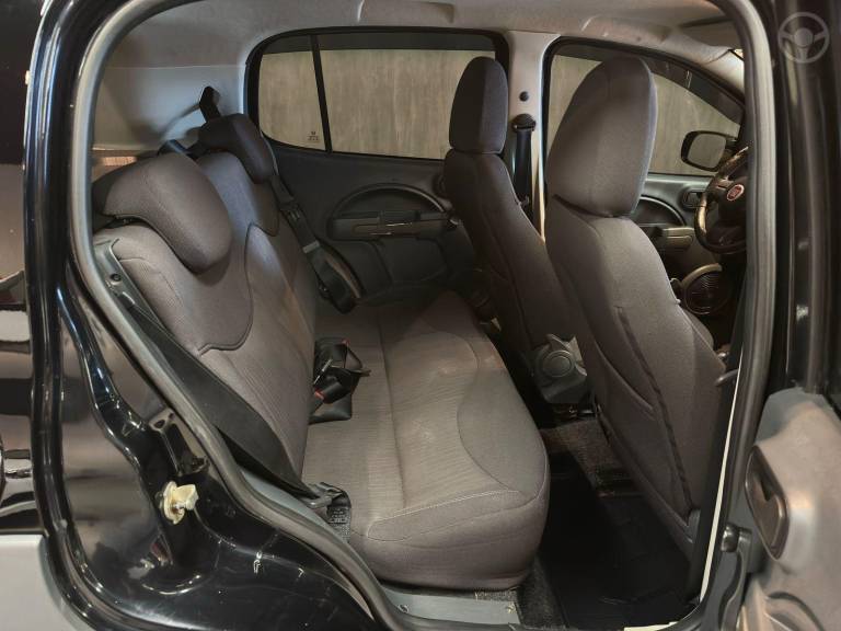 FIAT - UNO 1.0 EVO WAY 8V FLEX 4P MANUAL - 2010/2011 - PRETA - R$ 32.900,00