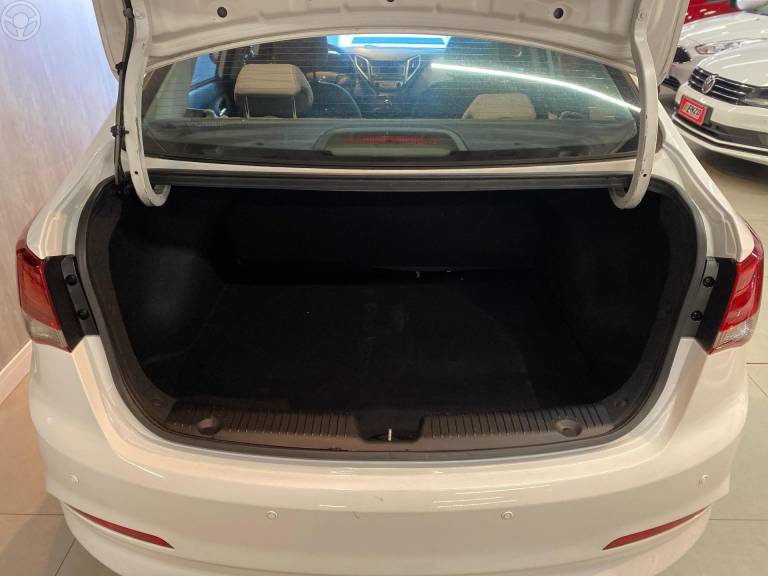 HYUNDAI - HB20S 1.6 COMFORT PLUS 16V FLEX 4P MANUAL - 2016/2016 - BRANCA - R$ 59.900,00