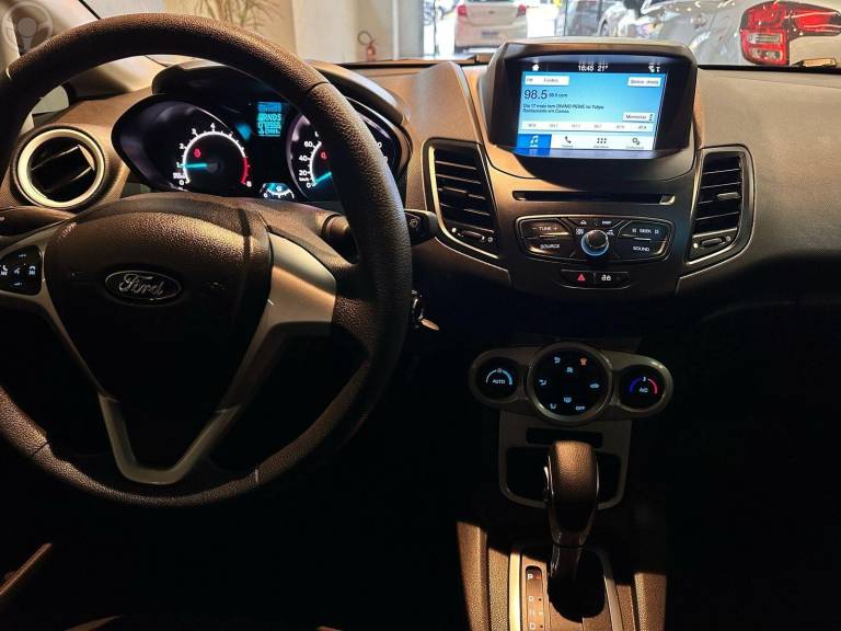 FORD - FIESTA 1.6 SEL HATCH 16V FLEX 4P AUTOMÁTICO - 2018/2018 - BRANCA - R$ 59.900,00